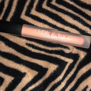 Huda beauty liquid matte